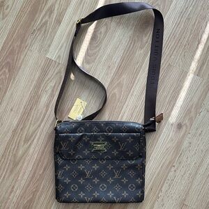 Louis Vuitton Monogram Canvas Brown Crossbody Messenger